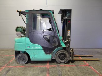 Carretilla contrapesada de 4 ruedas Mitsubishi FG25N