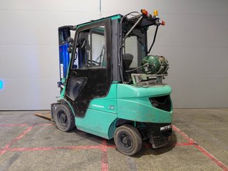 Carretilla contrapesada de 4 ruedas Mitsubishi FG25N