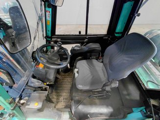 Carretilla contrapesada de 4 ruedas Mitsubishi FG25N