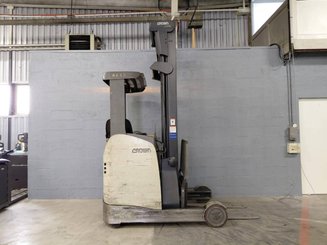 Carretilla retráctil Crown ESR 5260