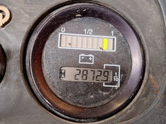 Apilador con conductor acompañante Fenwick L16