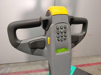 Apilador con plataforma Mitsubishi SBV12P