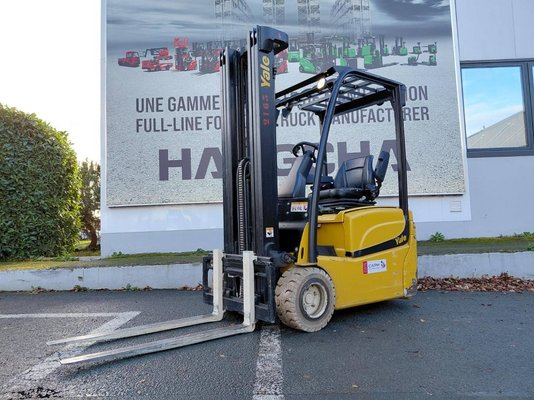Carretilla eléctrica Yale ERP16VT - 1