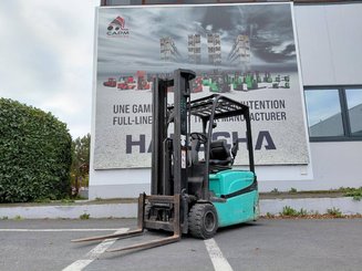 Carretilla contrapesada de 3 ruedas Yale ERP16VTLWB - 1