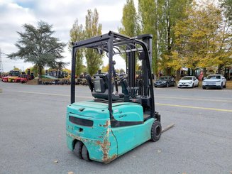 Carretilla contrapesada de 3 ruedas Yale ERP16VTLWB - 10