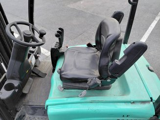 Carretilla contrapesada de 3 ruedas Yale ERP16VTLWB - 7