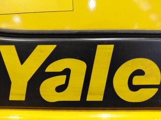 Carretilla contrapesada de 4 ruedas Yale GLP35VX - 9