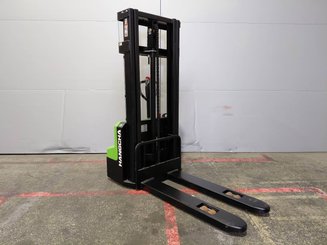 Apilador con conductor acompañante Hangcha CDD12-A2MC2-ISZ