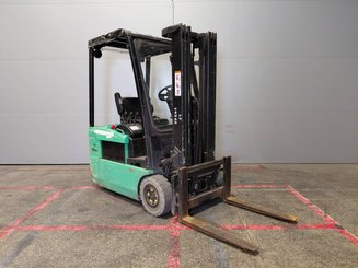 Carretilla contrapesada de 3 ruedas Yale ERP16 ATF