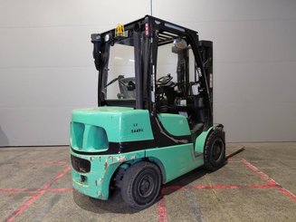 Carretilla contrapesada de 4 ruedas Yale GDP30VX