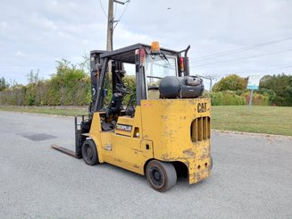 Carretilla contrapesada de 4 ruedas Caterpillar GC55K - 14