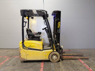 Carretilla contrapesada de 3 ruedas Yale ERP16VT SWB - 5
