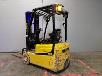 Carretilla contrapesada de 3 ruedas Yale ERP16VT SWB - 2
