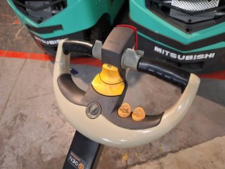 Apilador con conductor acompañante Crown ESI4000-12 - 19