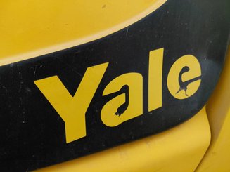 Carretilla contrapesada de 3 ruedas Yale ERP18VT