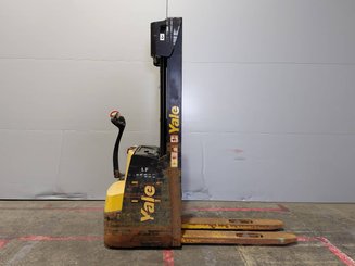 Apilador Yale MS12AC - 5