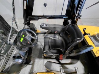 Carretilla contrapesada de 4 ruedas Yale GDP90VX