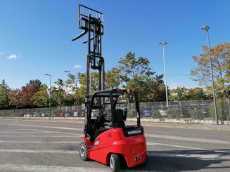 Carretilla contrapesada de 4 ruedas Hangcha A4W25 - 15