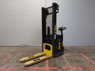 Apilador Yale MS12AC