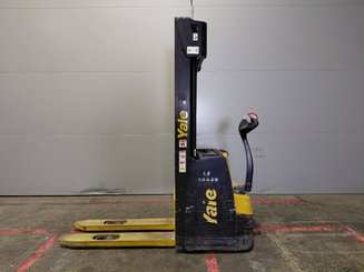Apilador Yale MS12AC