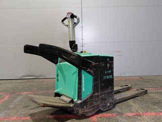 Transpaleta con plataforma Mitsubishi PBV20N2
