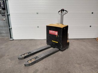Transpaleta con conductor acompañante Caterpillar NPP20N2