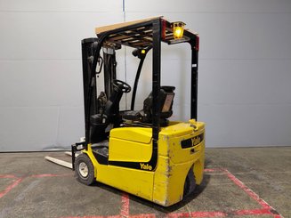 Carretilla eléctrica Yale ERP13-15VC
