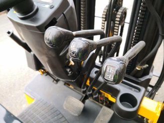 Carretilla contrapesada de 4 ruedas Caterpillar EC25N