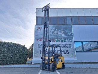 Carretilla contrapesada de 4 ruedas Caterpillar GP30NT