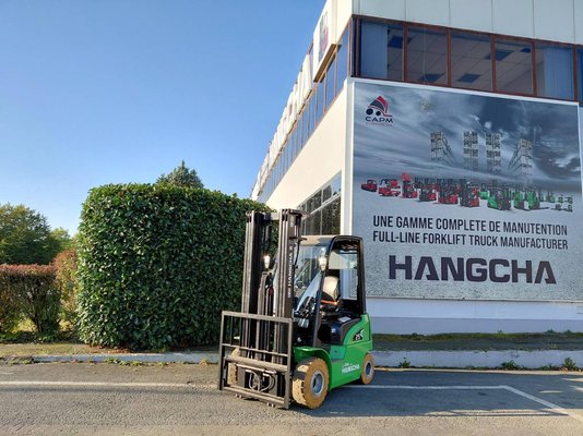 Carretilla contrapesada de 4 ruedas Hangcha XC25i - 1
