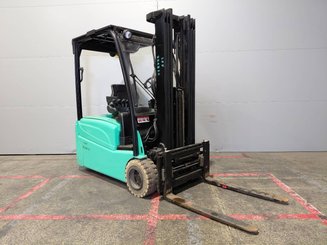 Carretilla contrapesada de 3 ruedas Yale ERP20VTLWB - 1