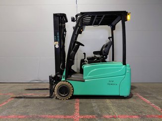 Carretilla contrapesada de 3 ruedas Yale ERP20VTLWB - 4