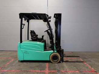 Carretilla contrapesada de 3 ruedas Yale ERP20VTLWB - 5