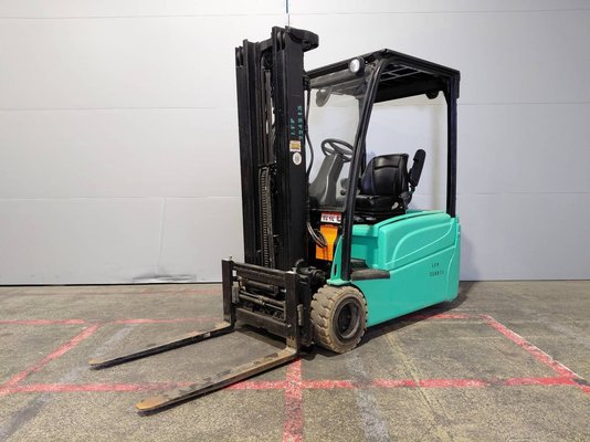 Carretilla contrapesada de 3 ruedas Yale ERP20VTLWB - 1