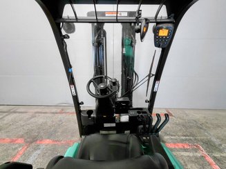 Carretilla contrapesada de 3 ruedas Yale ERP20VTLWB - 8