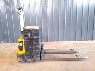 Transpaleta con conductor acompañante Caterpillar NPP20N2E