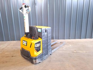 Transpaleta con conductor acompañante Caterpillar NPP20N2E