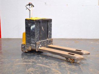 Transpaleta con conductor acompañante Caterpillar NPP20N2E