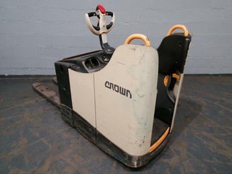 Transpaleta con plataforma Crown WT3040