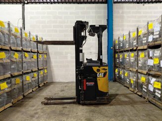 Apilador con plataforma Caterpillar NSR20N