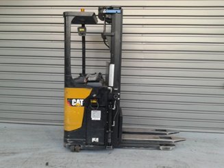 Apilador con plataforma Caterpillar NSR20N