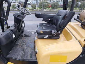 Carretilla contrapesada de 4 ruedas Yale GLP40VX5