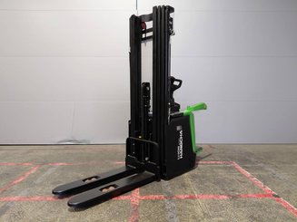 Apilador con plataforma Hangcha CDD20-XT1S-Si