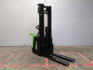 Apilador con plataforma Hangcha CDD20-XT1S-Si