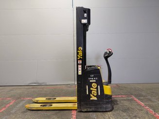 Apilador Yale MS12AC