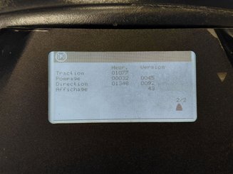 Transpaleta con plataforma Mitsubishi PBR20N
