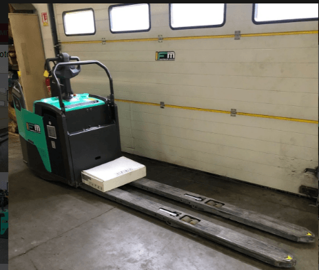 Transpaleta con plataforma Mitsubishi PBF20N3R Fourches 2400mm - 1