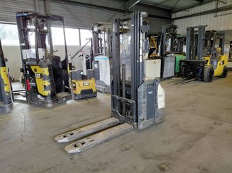 Apilador con conductor acompañante Crown ESI4000-12