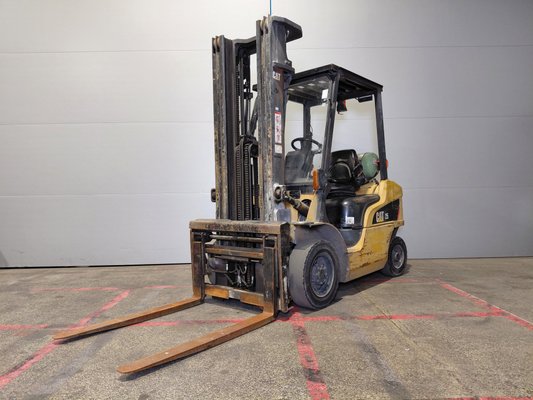 Carretilla contrapesada de 4 ruedas Caterpillar GP25NTD - 1