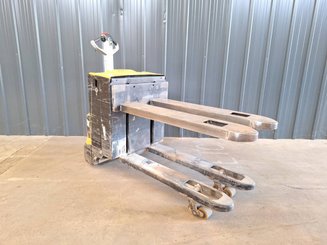 Transpaleta con conductor acompañante Caterpillar NPP20N2E